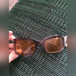 Sunglasses new with tag-unisex